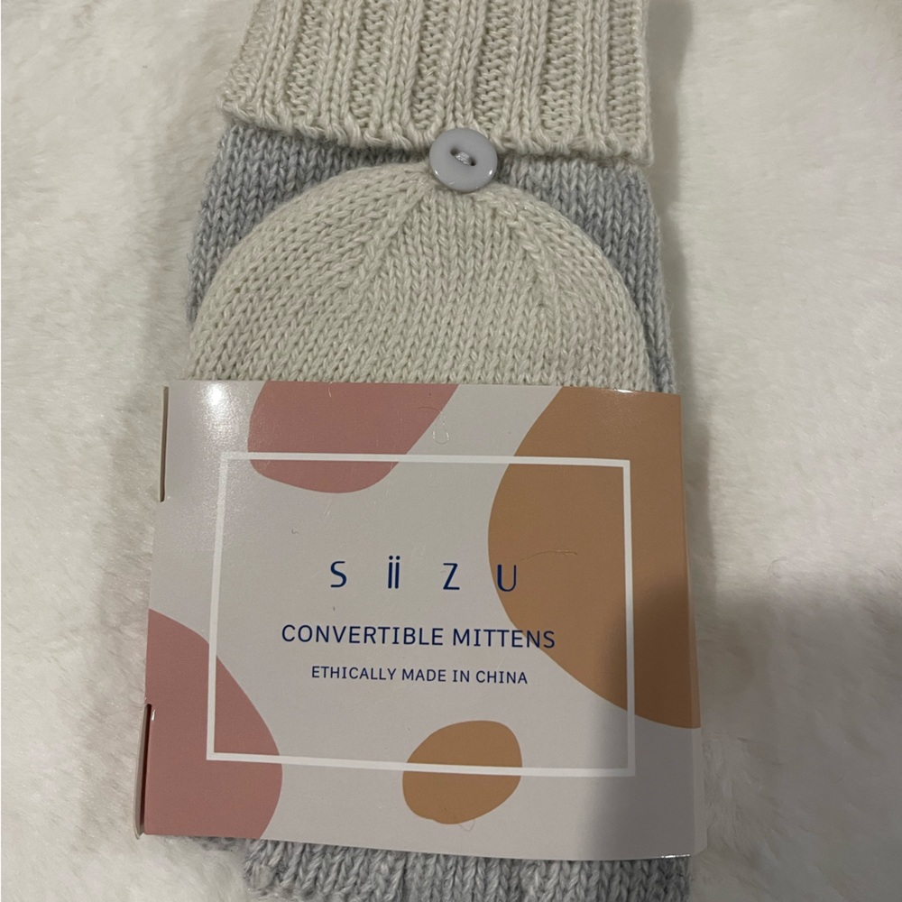 Siizu mittens. Fingerless gloves. Sustainably made. Grey and white